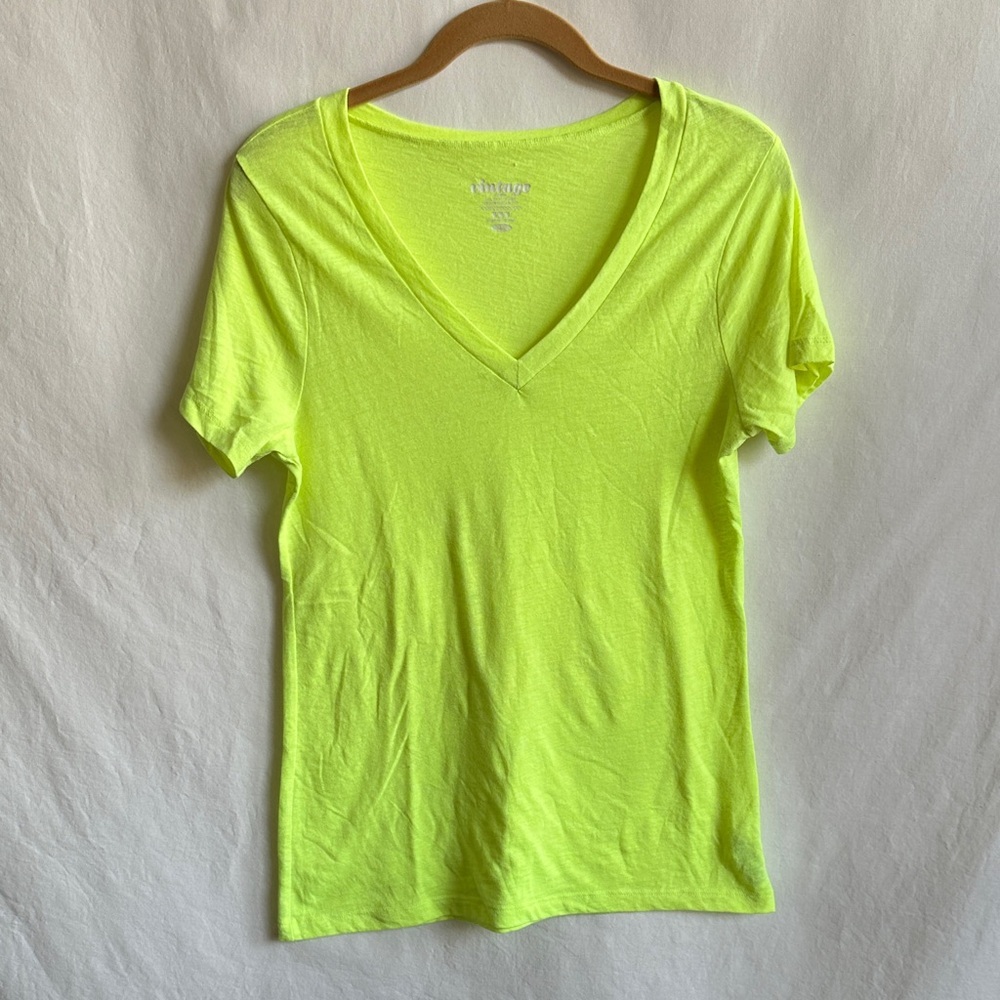 Old Navy โVintageโ yellow V-neck tee, size M